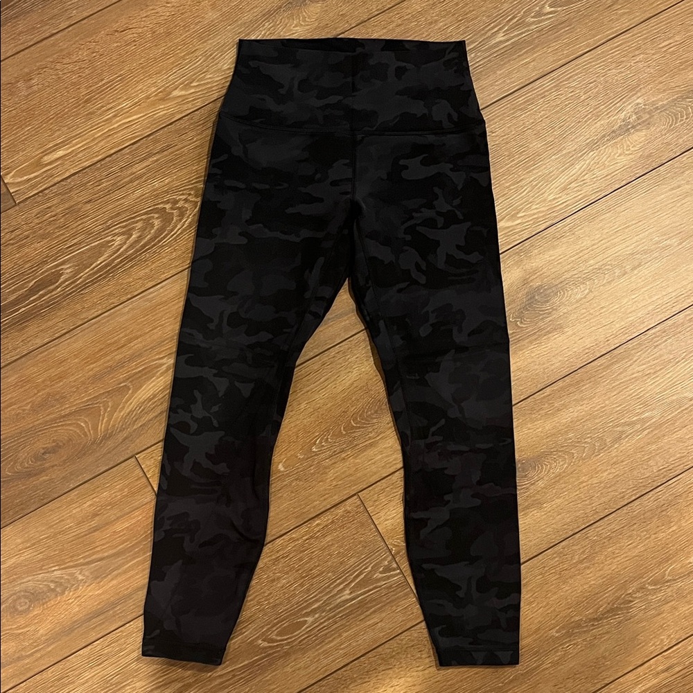 Lululemon Align high rise leggings 25” size 6 in incognito camo multi grey
